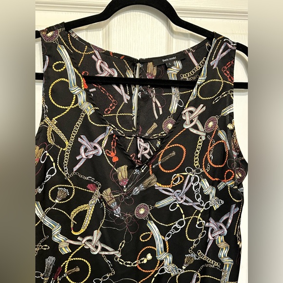 EUC V neck Black Print Sleeveless Blouse Large - Picture 3 of 3